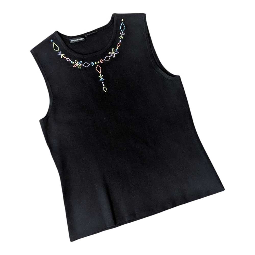 On Que Classics Black Geometric Embroidered Cutout Micro Ribbed Knit Tank
